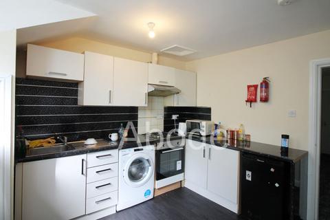 Apt 10 - 69 Clarendon Road, Hyde Park, Leeds