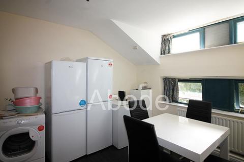 4 bedroom flat to rent, Apt 10 - 69 Clarendon Road, Hyde Park, Leeds