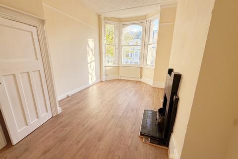 2 bedroom flat to rent, Tisbury Road, Hove BN3