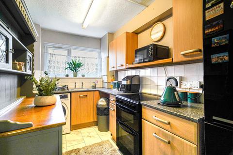 2 bedroom ground floor flat for sale, Stratford Road, Shirley
