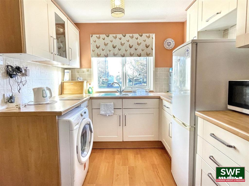 Kitchen1.jpg