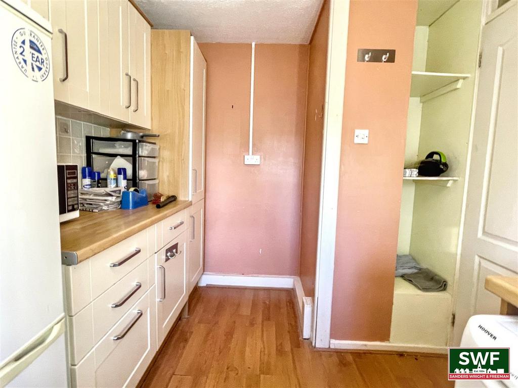 Kitchen2.jpg