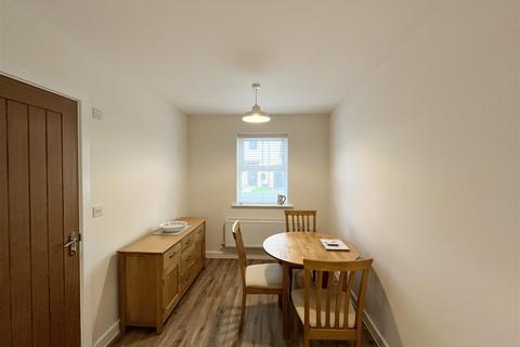 3 bedroom semi-detached house to rent, Chough Close, Trevemper TR8