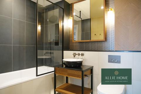 2 bedroom flat for sale, 9, Arrival Square, London E1W