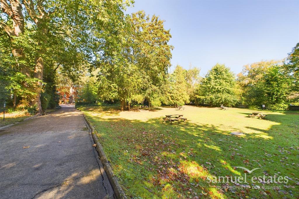 Communal Grounds