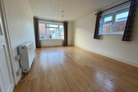 2 bedroom apartment to rent, Western Road, Burnham-On-Crouch