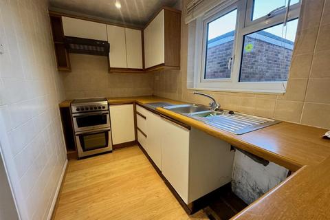 2 bedroom apartment to rent, Western Road, Burnham-On-Crouch