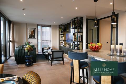 3 bedroom flat for sale, 9, Arrival Square, London E1W