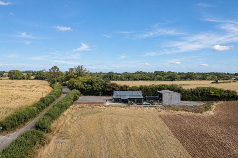 4 bedroom barn conversion for sale, Winters Lane, Redhill