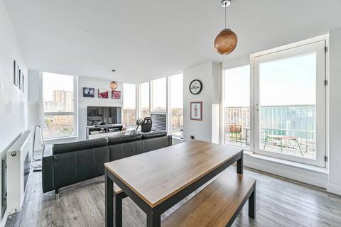 3 bedroom flat for sale, Ottley Drive, Kidbrooke, London, SE3