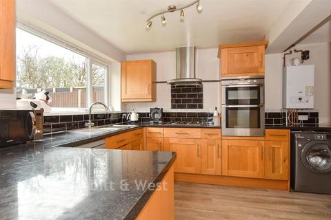 3 bedroom semi-detached house for sale, Smugglers Way, Barns Green RH13