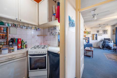 2 bedroom duplex for sale, Lansdowne Way, London SW8