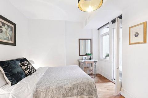 3 bedroom apartment to rent, Transept Street, London NW1
