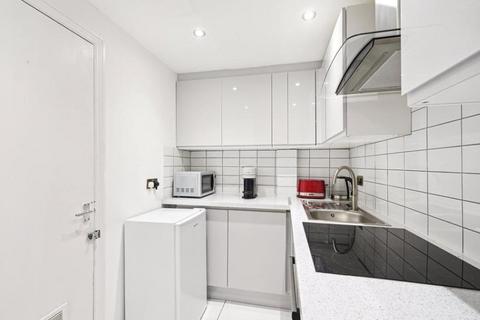 3 bedroom apartment to rent, Transept Street, London NW1