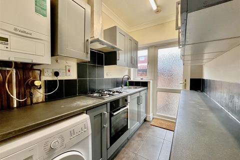 undefined, Park Avenue, Southall UB1