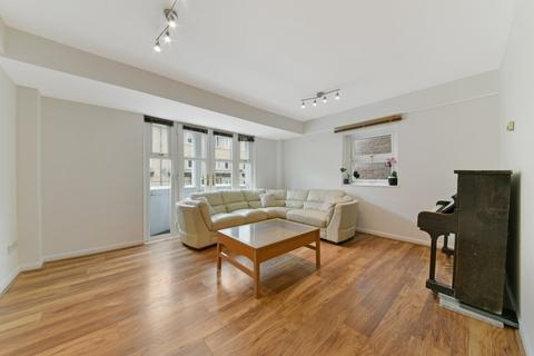 2 bedroom flat to rent, Ferry Street, Docklands, London, E14