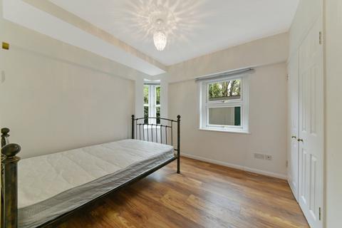2 bedroom flat to rent, Ferry Street, Docklands, London, E14