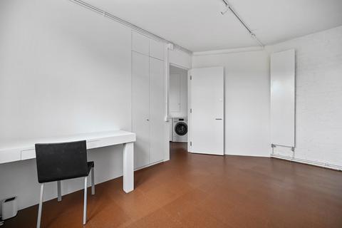 1 bedroom flat to rent, Addison Gardens, London, W14