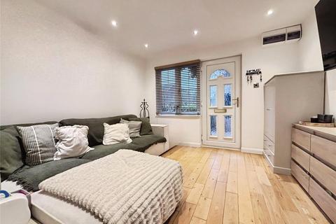 2 bedroom maisonette for sale, Lavender Road, London SE16