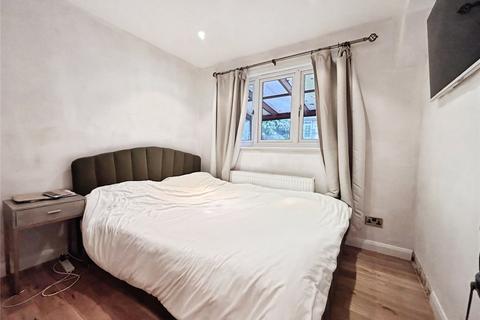 2 bedroom maisonette for sale, Lavender Road, London SE16