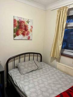 undefined, Doghurst Avenue, Harlington UB3