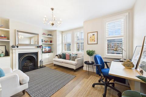 2 bedroom apartment to rent, Dancer Road, Surrey