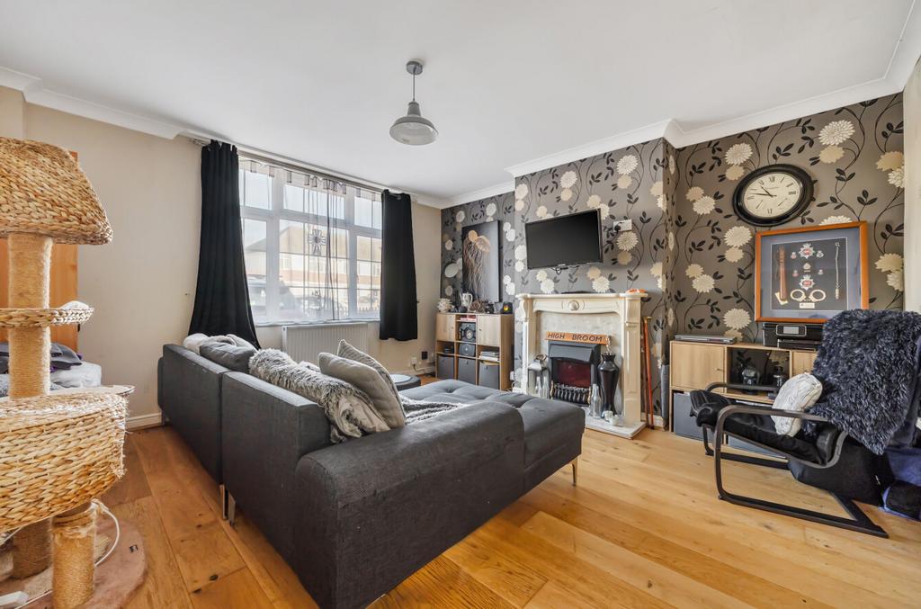 1381052 19 692598...