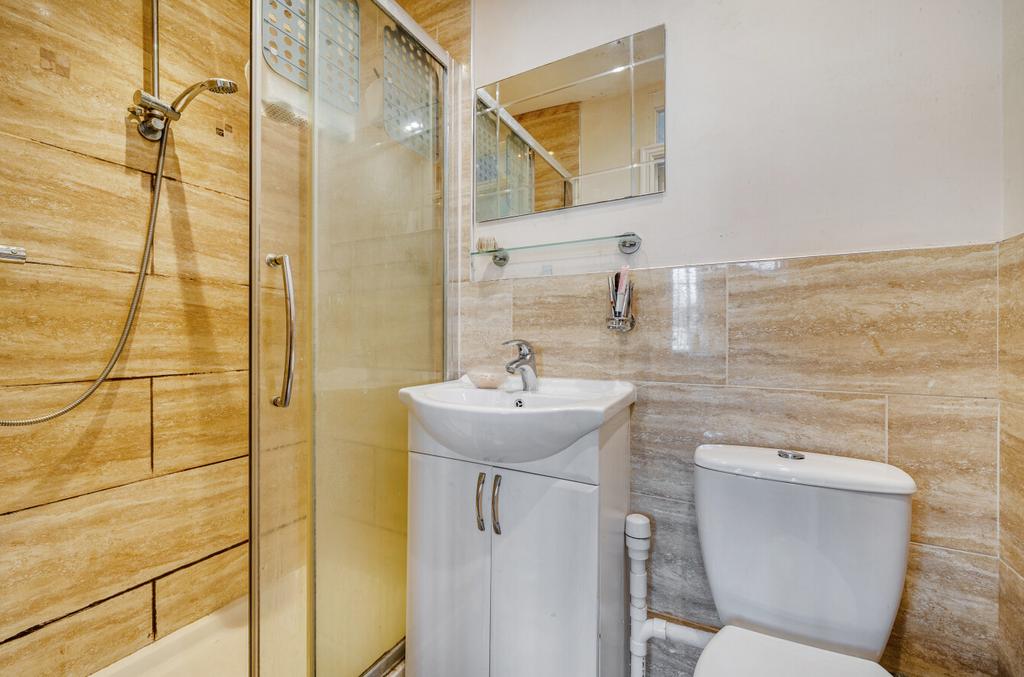 1381052-1-692595d...