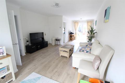 undefined, High Road, Byfleet