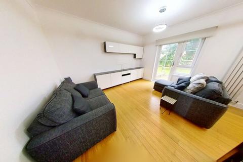 2 bedroom flat to rent, Parklands Oval, Crookston, Glasgow, G53