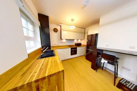 2 bedroom flat to rent, Parklands Oval, Crookston, Glasgow, G53