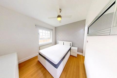 2 bedroom flat to rent, Parklands Oval, Crookston, Glasgow, G53