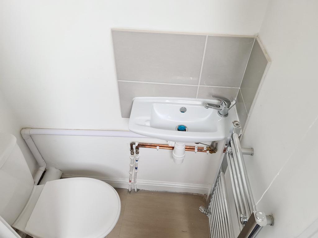 Bedroom 3 Toilet
