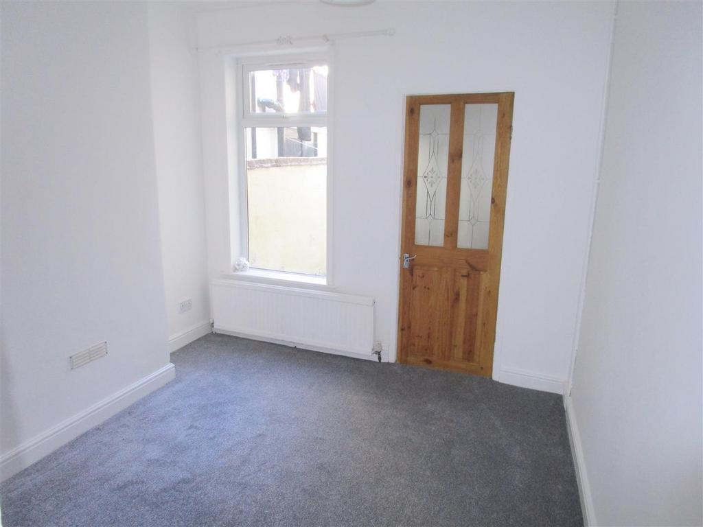 9 Alpha Rd dining rm.jpg