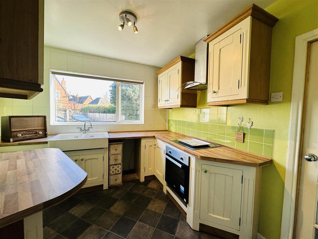 Kitchen 1.jpg