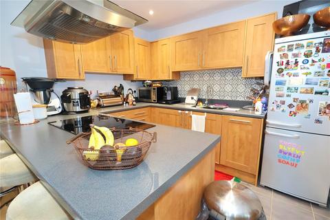 2 bedroom apartment to rent, Victoria Way, Woking, Surrey, GU21