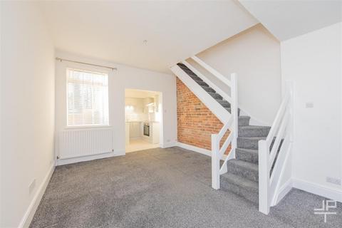 2 bedroom end of terrace house to rent, Moorside Road, Manchester M27
