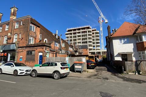 undefined, 30b Ballards Lane, London, N3 2HB