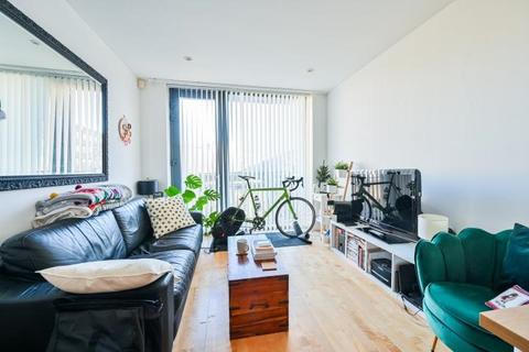 1 bedroom flat for sale, Vesta Court, City Walk, London, SE1
