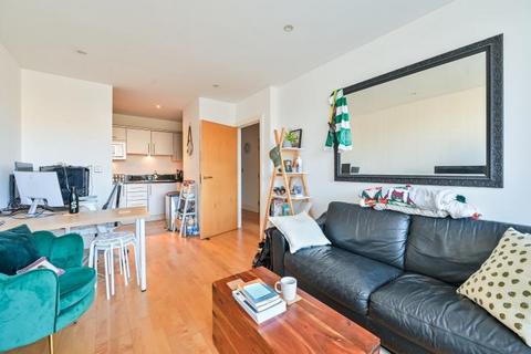 1 bedroom flat for sale, Vesta Court, City Walk, London, SE1