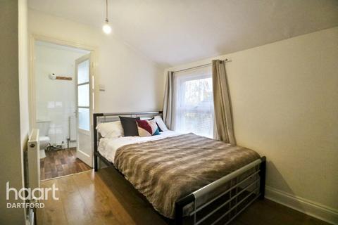 Maximfeldt Road, ERITH