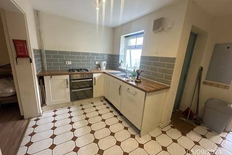 4 bedroom terraced house to rent, Bedford Street, CF24 3DB
