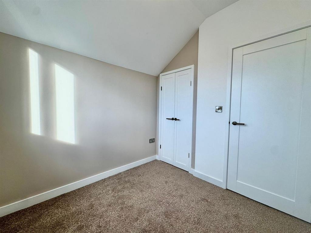 Bedroom 3 (2).jpg