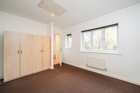 undefined, Grasgarth Close, London W3