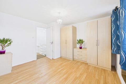 1 bedroom terraced house to rent, Shellfield Close, Staines-upon-Thames, Surrey, TW19