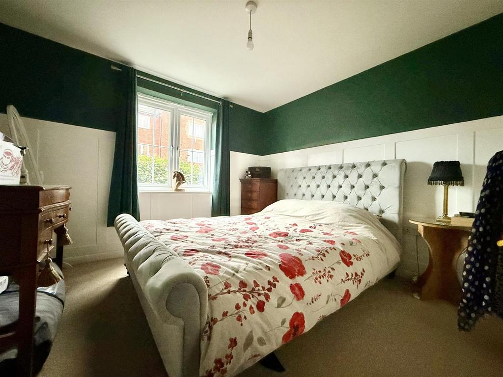Bed1.jpg