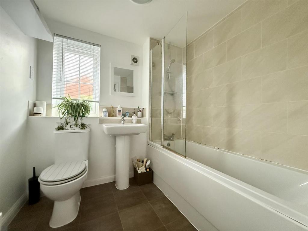 Bathroom.jpg