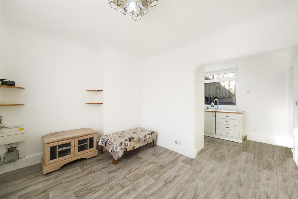 12 A Watford Road - j7 I8hu158 R98 M9wx8c Sb.jpg