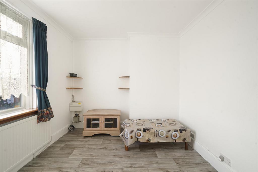 12 A Watford Road - t RFXb Pi Rq Qq M34c0o71d.jpg