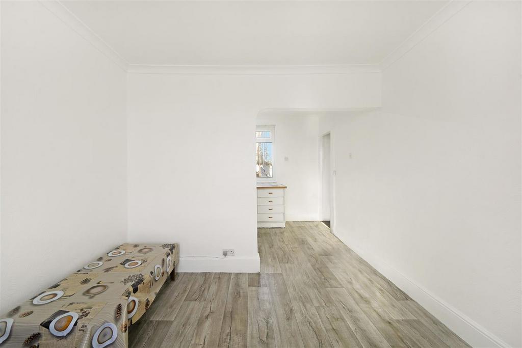 12 A Watford Road - 37 KVZKtx HPo Kzrl RZUew.jpg
